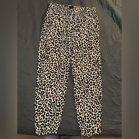 J. Crew Pants - J Crews women’s Leopard print pants Size 2